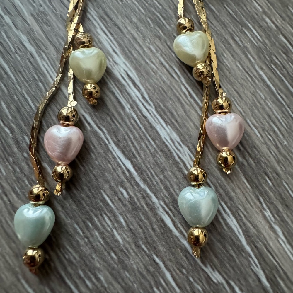 Pair of gold tone dangle earrings with pearls and glass stones - Picture 5 of 5
